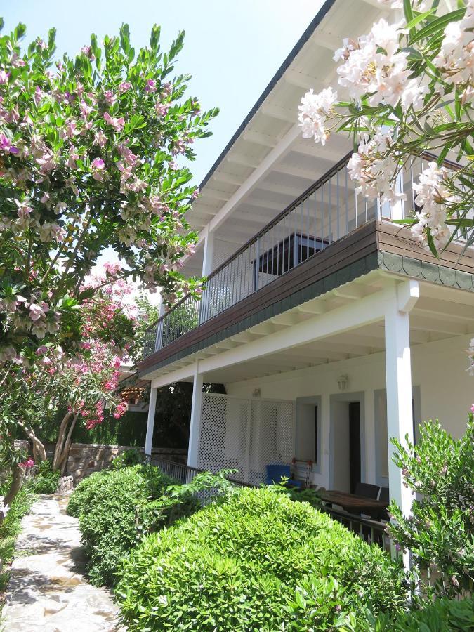 Arriba Pension & Restaurant Gumusluk Luaran gambar