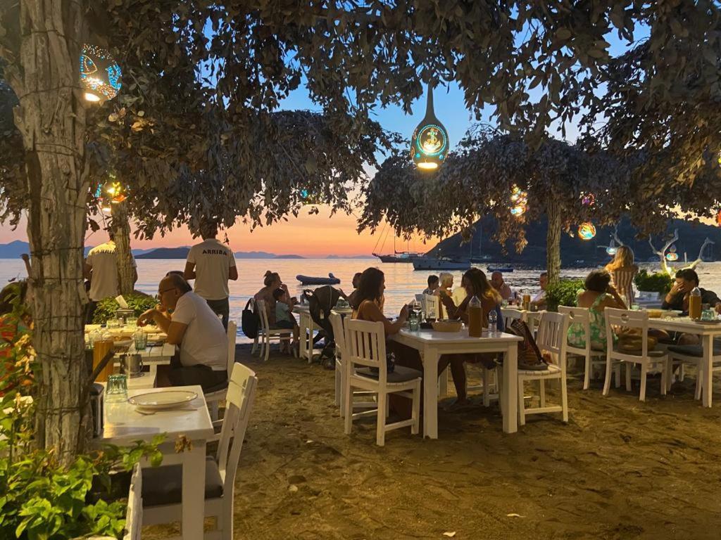 Arriba Pension & Restaurant Gumusluk Luaran gambar
