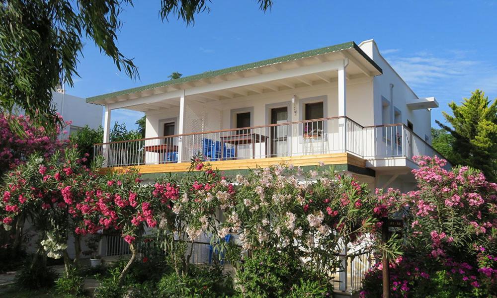 Arriba Pension & Restaurant Gumusluk Luaran gambar